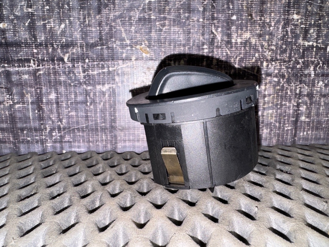 Переключатель света, 553 рублей, Красноярск