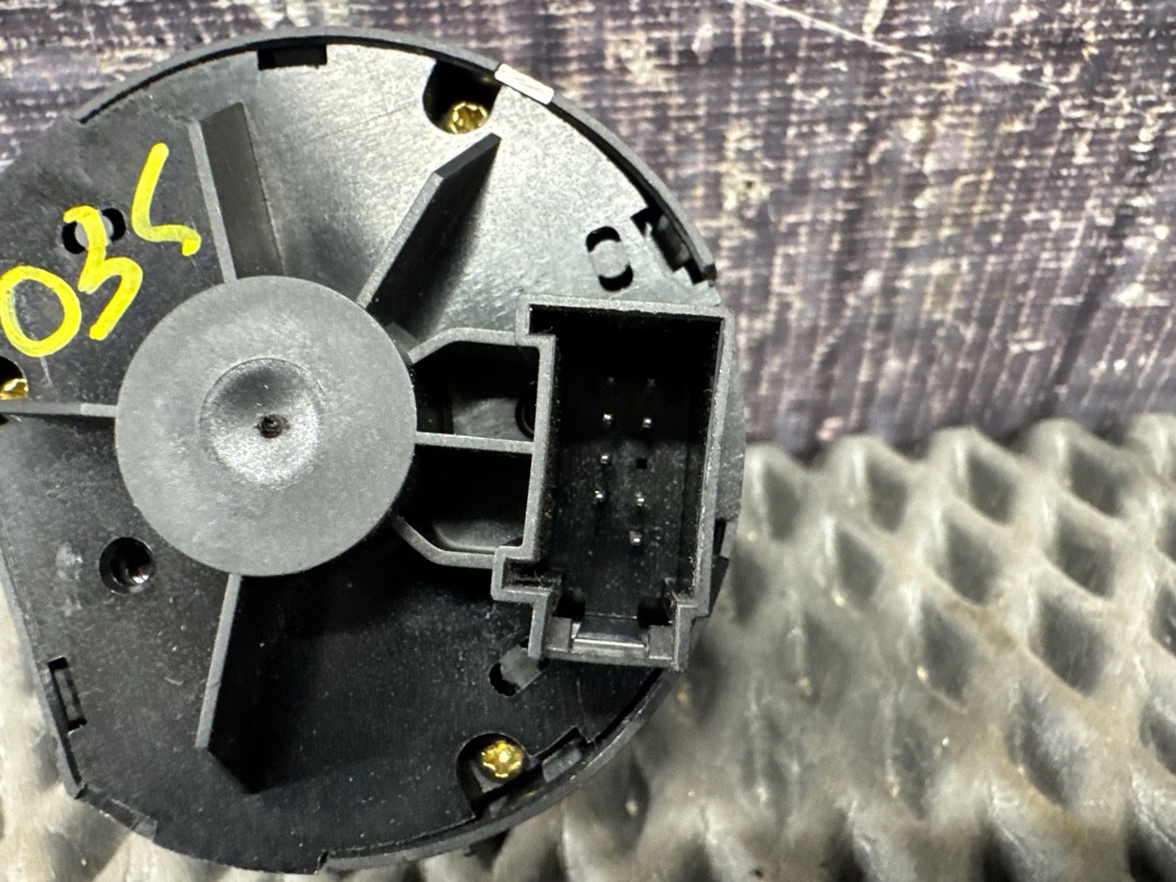 Переключатель света, 553 рублей, Красноярск