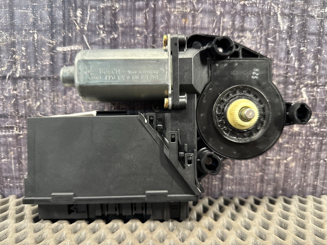 Мотор стеклоподъемника, 2573 рублей, Красноярск