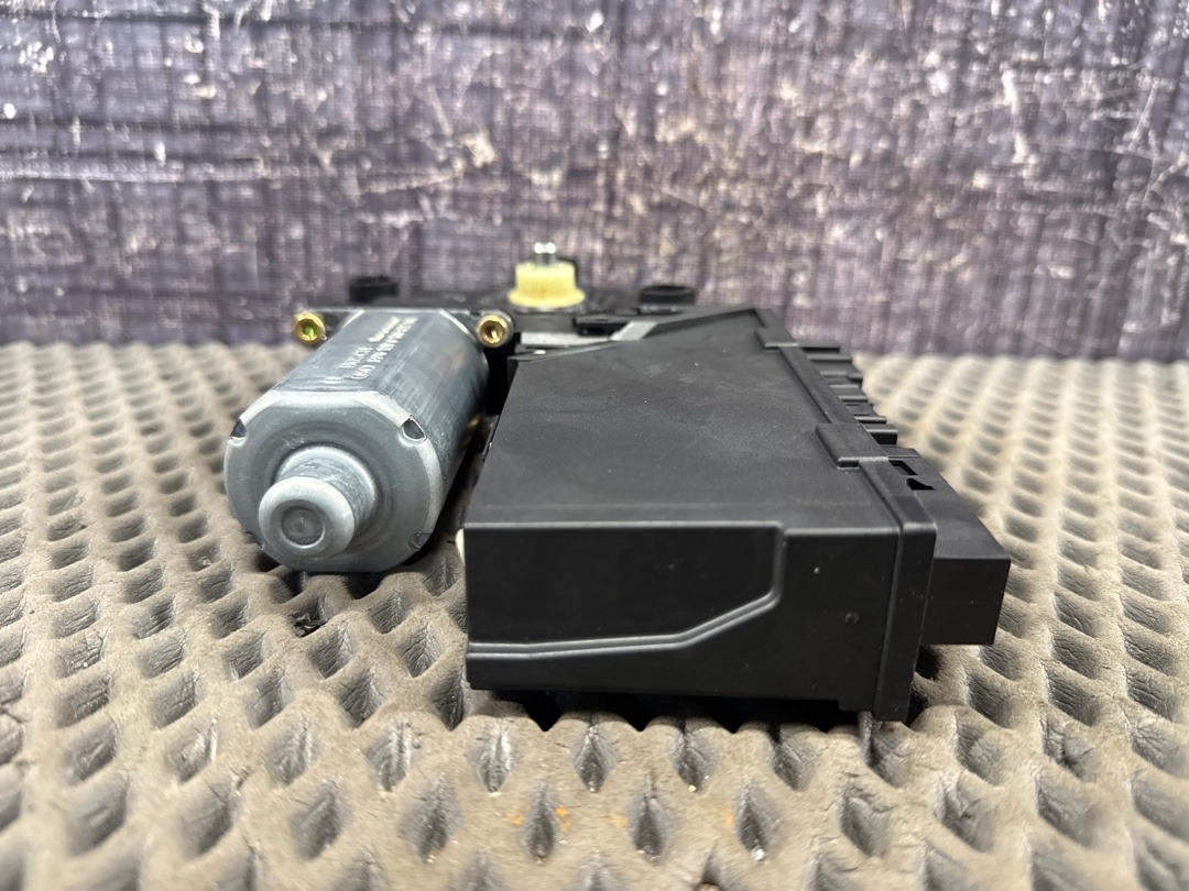 Мотор стеклоподъемника, 2573 рублей, Красноярск