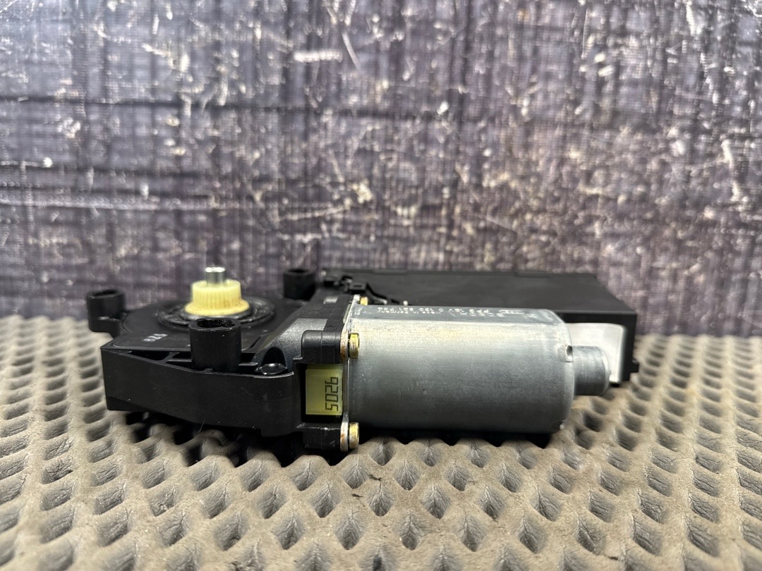 Мотор стеклоподъемника, 2573 рублей, Красноярск