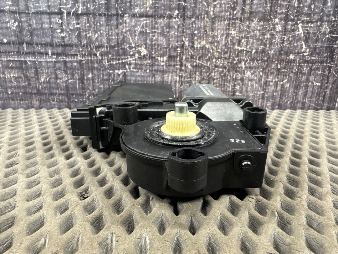 Мотор стеклоподъемника, 2573 рублей, Красноярск