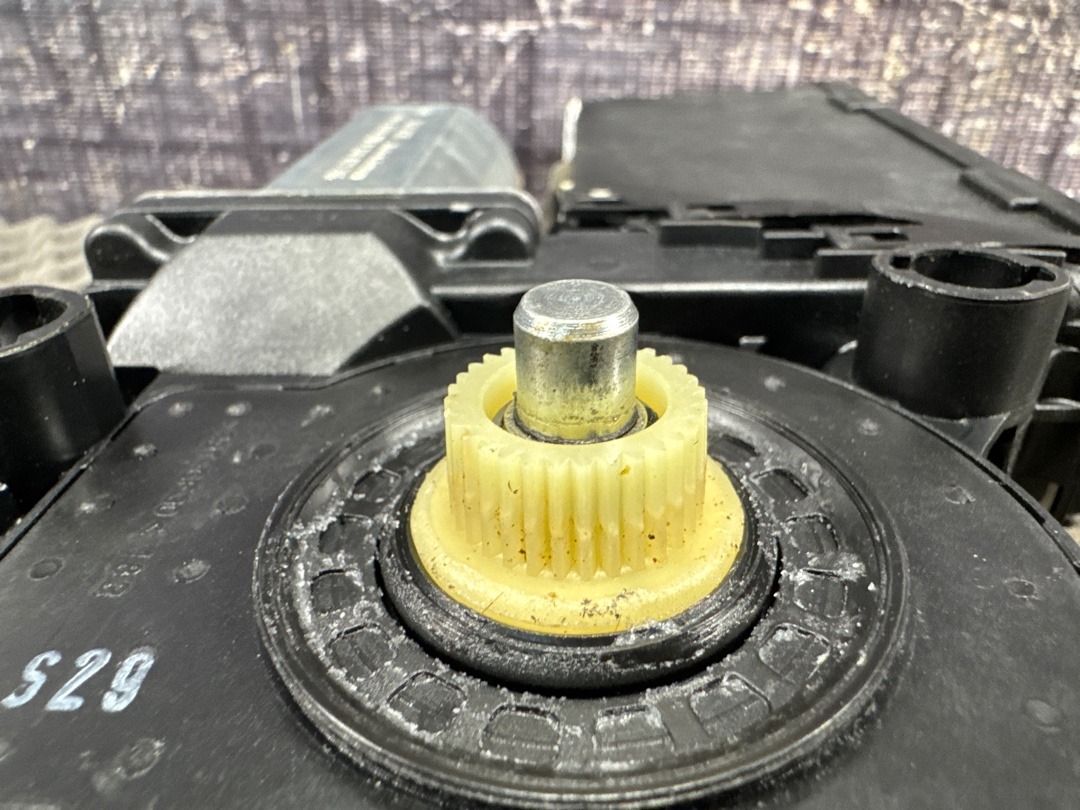 Мотор стеклоподъемника, 2145 рублей, Красноярск