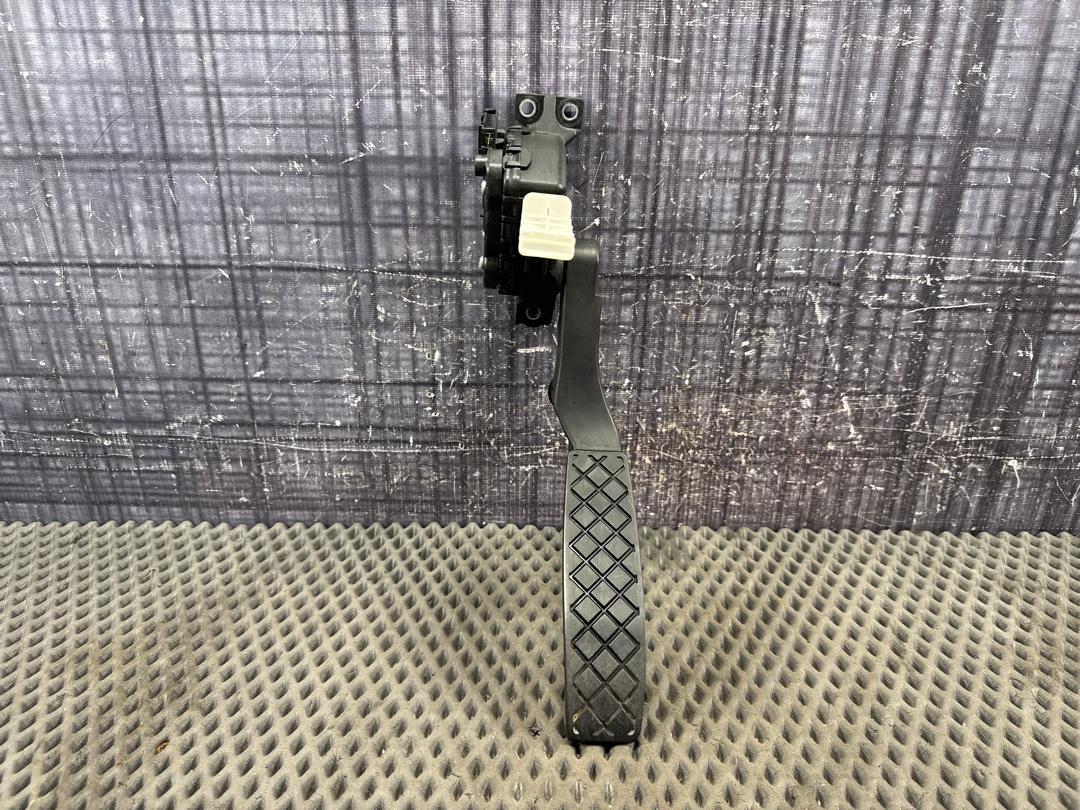 Педаль газа, 858 рублей, Красноярск