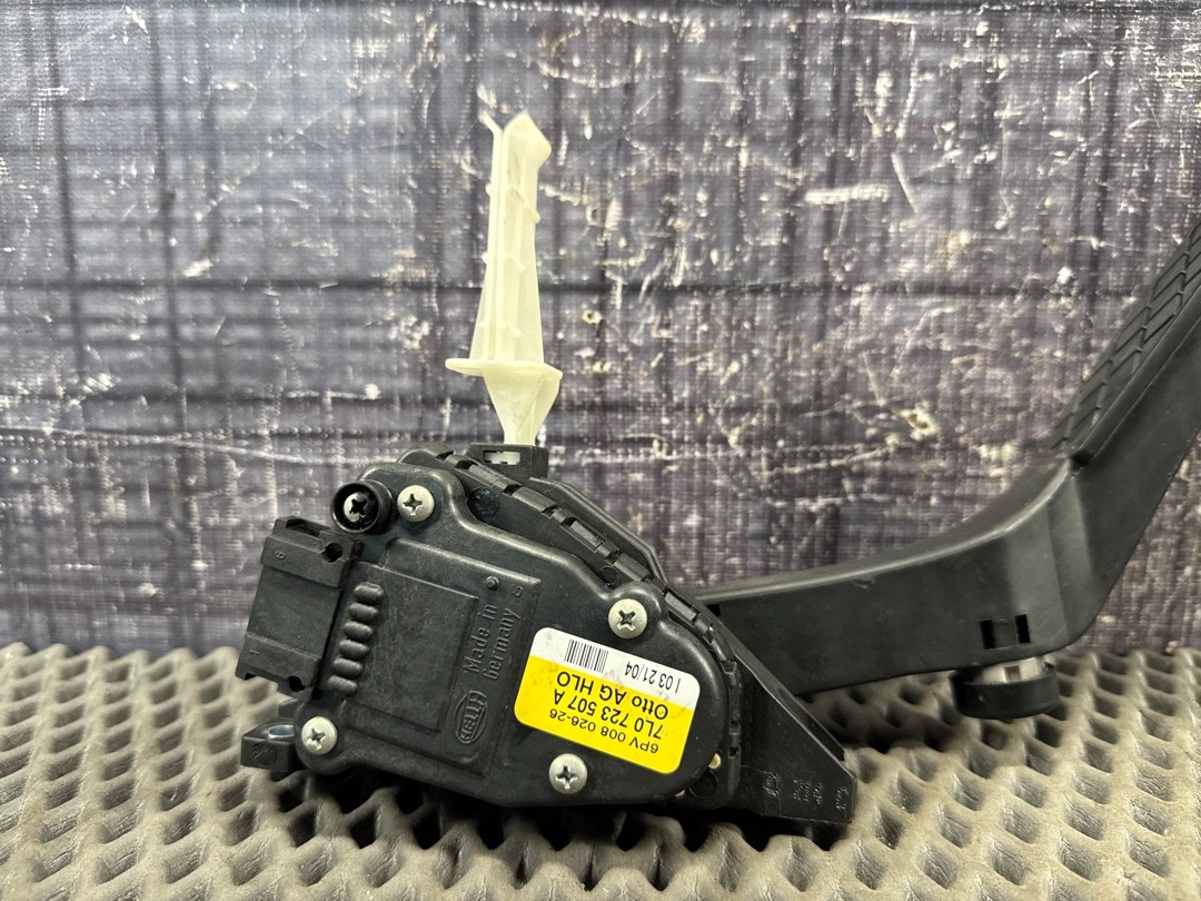 Педаль газа, 858 рублей, Красноярск