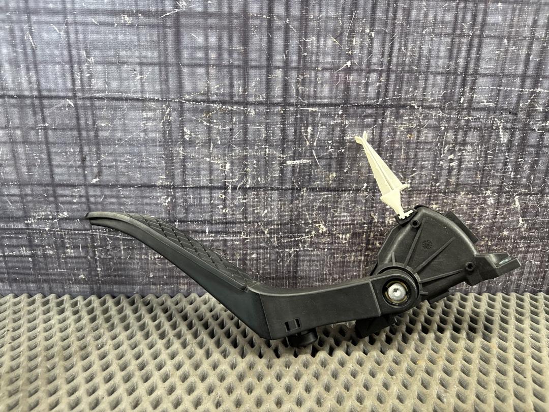 Педаль газа, 858 рублей, Красноярск