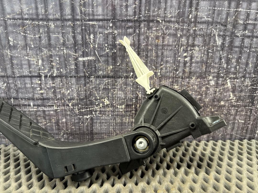 Педаль газа, 858 рублей, Красноярск