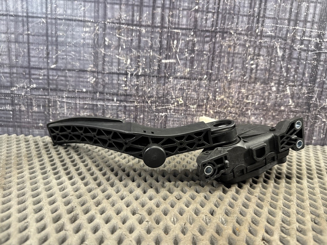 Педаль газа, 858 рублей, Красноярск