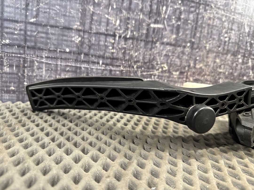 Педаль газа, 858 рублей, Красноярск