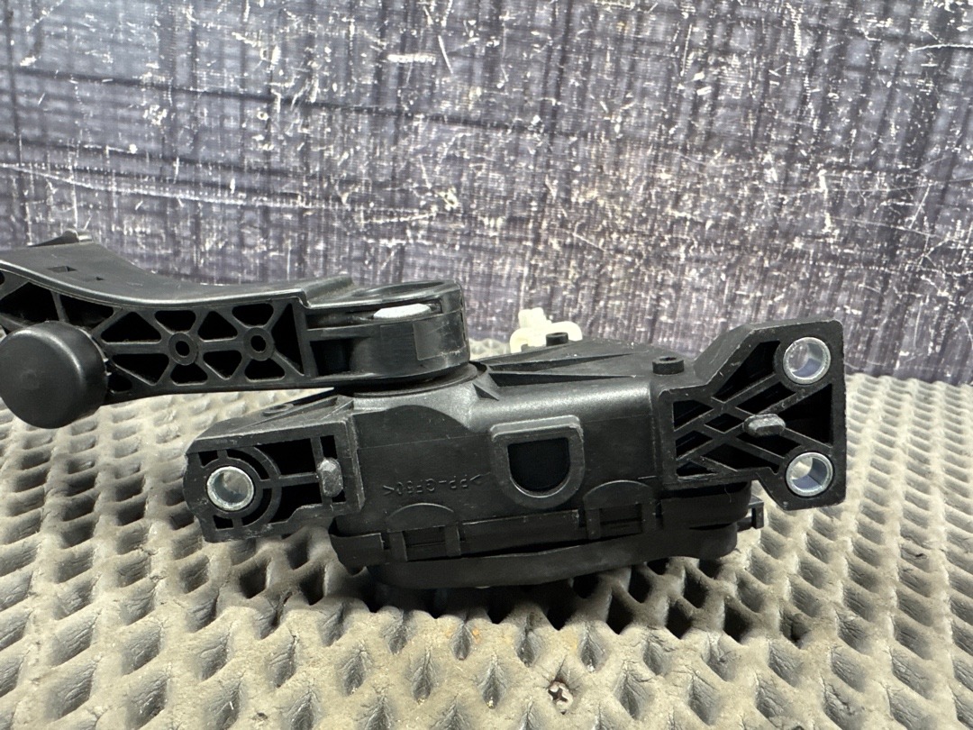 Педаль газа, 858 рублей, Красноярск