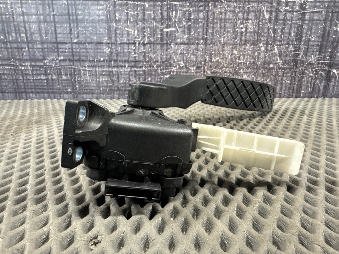 Педаль газа, 858 рублей, Красноярск