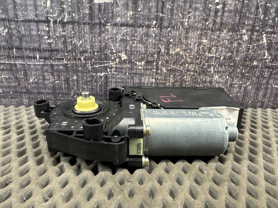 Мотор стеклоподъемника, 2573 рублей, Красноярск