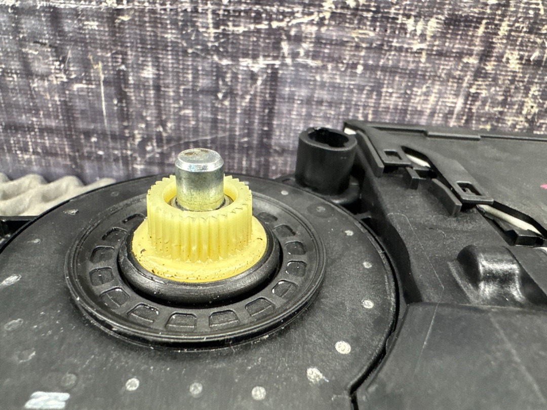 Мотор стеклоподъемника, 2573 рублей, Красноярск