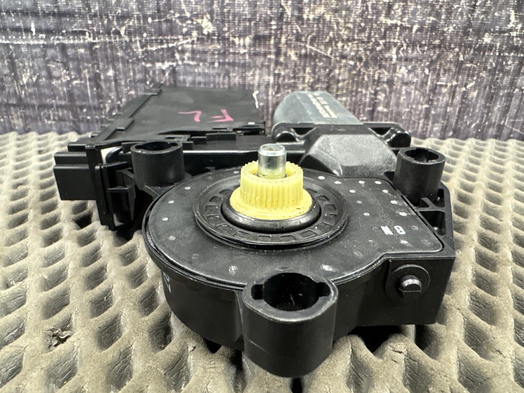 Мотор стеклоподъемника, 2573 рублей, Красноярск