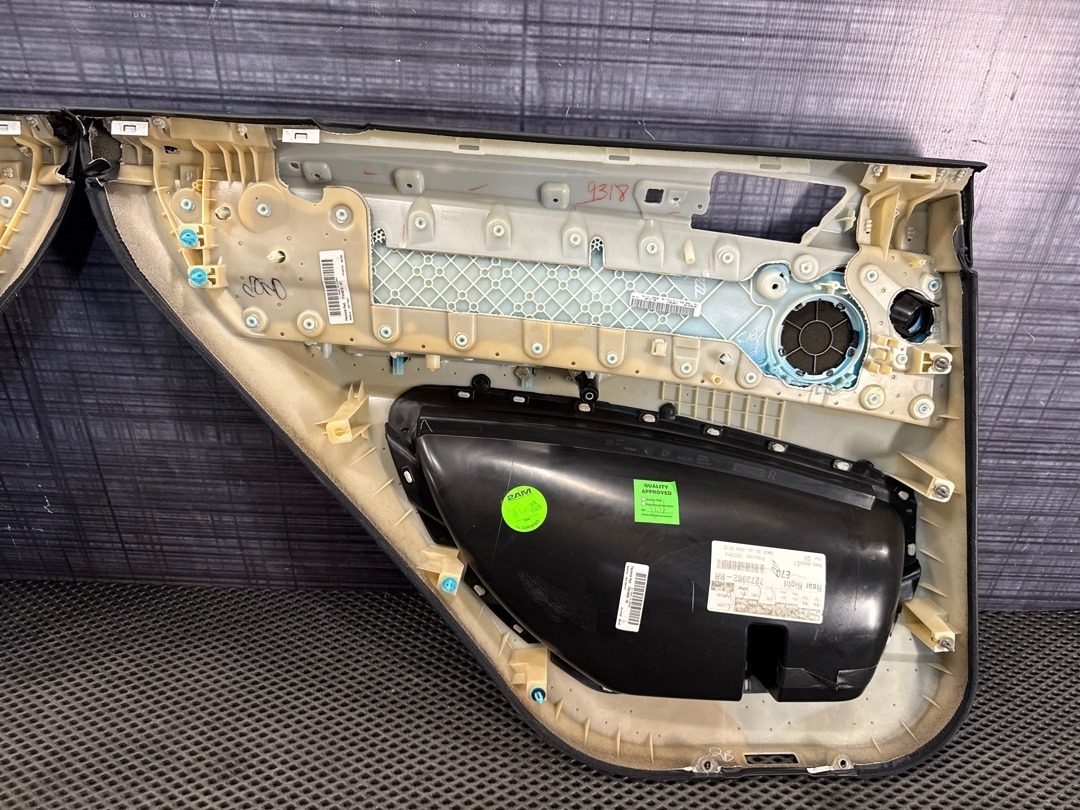 Комплект обшивок дверей, 6610 рублей, Красноярск