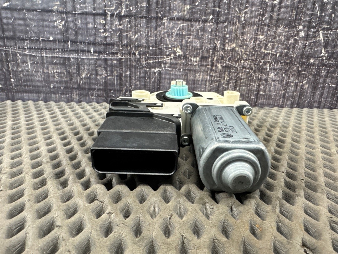 Мотор стеклоподъемника, 1287 рублей, Красноярск