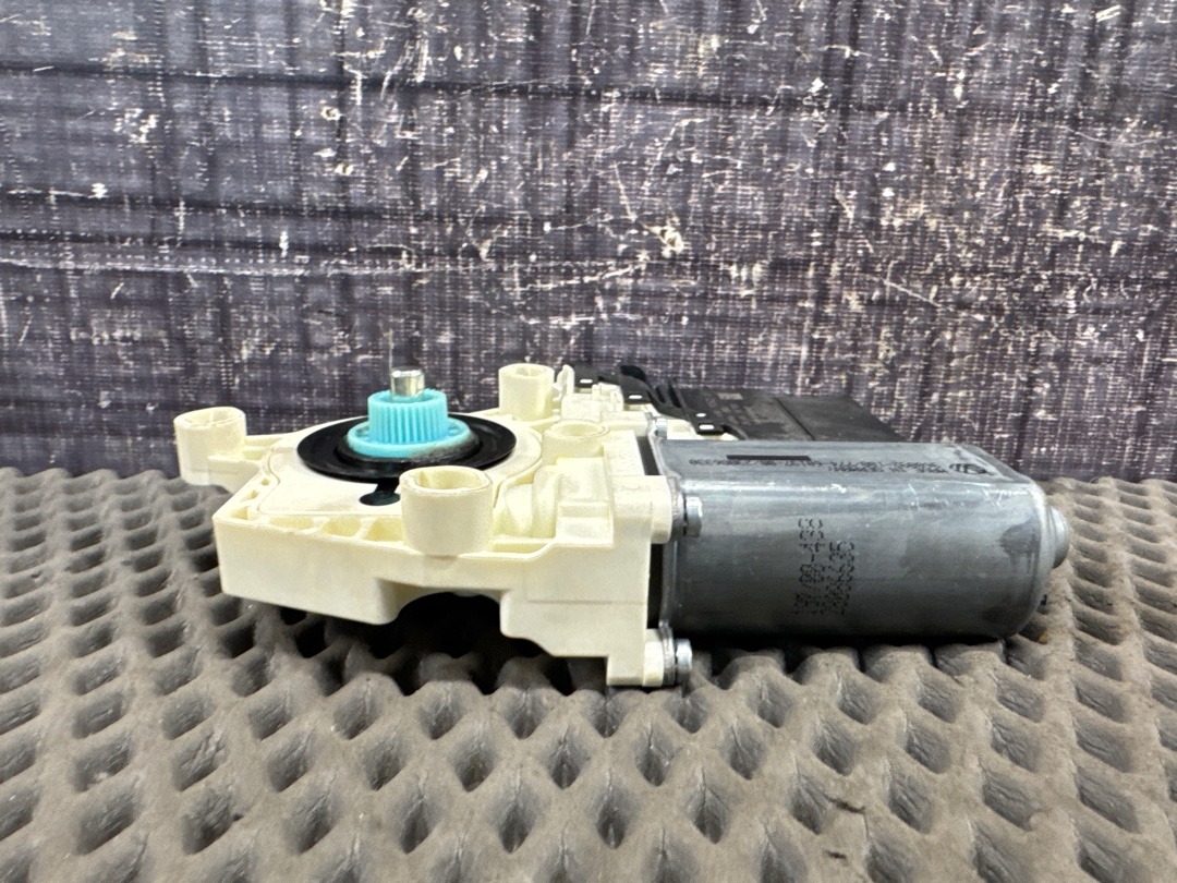 Мотор стеклоподъемника, 1500 рублей, Красноярск