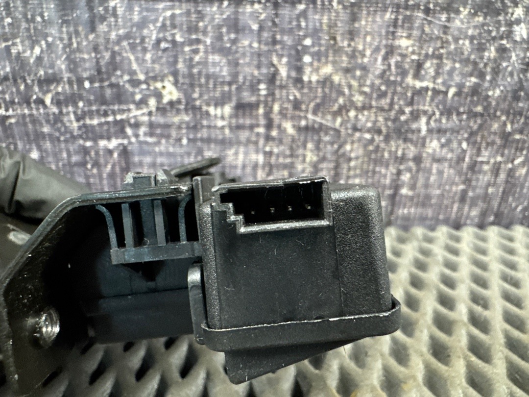 Замок крышки багажника, 360 рублей, Красноярск