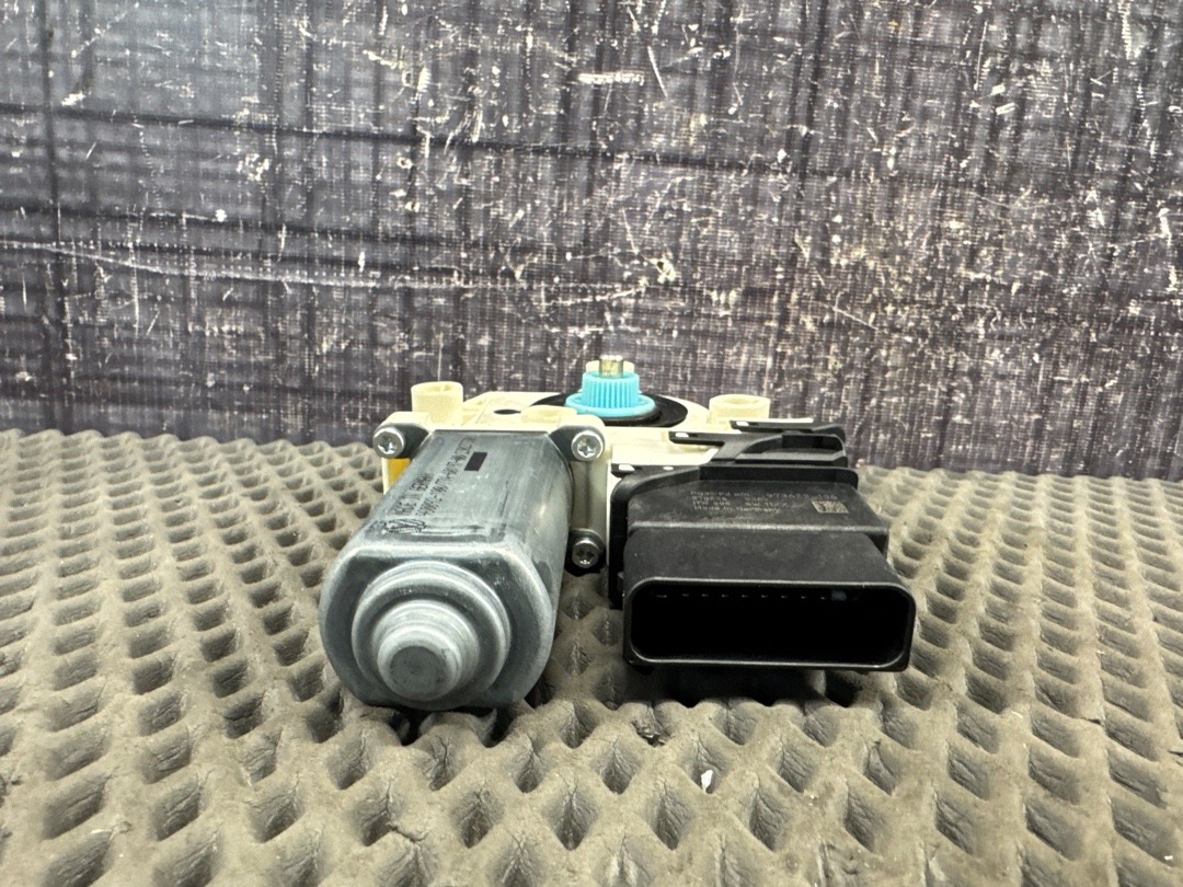 Мотор стеклоподъемника, 1500 рублей, Красноярск