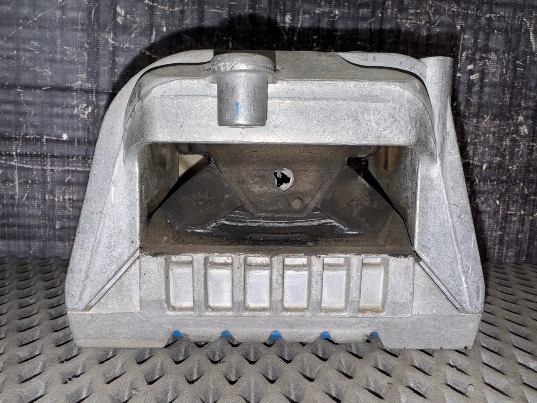 Подушка двигателя, 3730 рублей, Красноярск