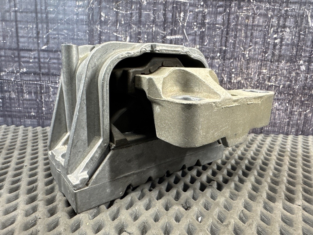 Подушка двигателя, 3730 рублей, Красноярск