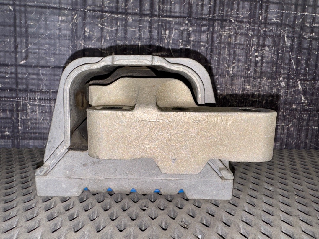 Подушка двигателя, 3730 рублей, Красноярск