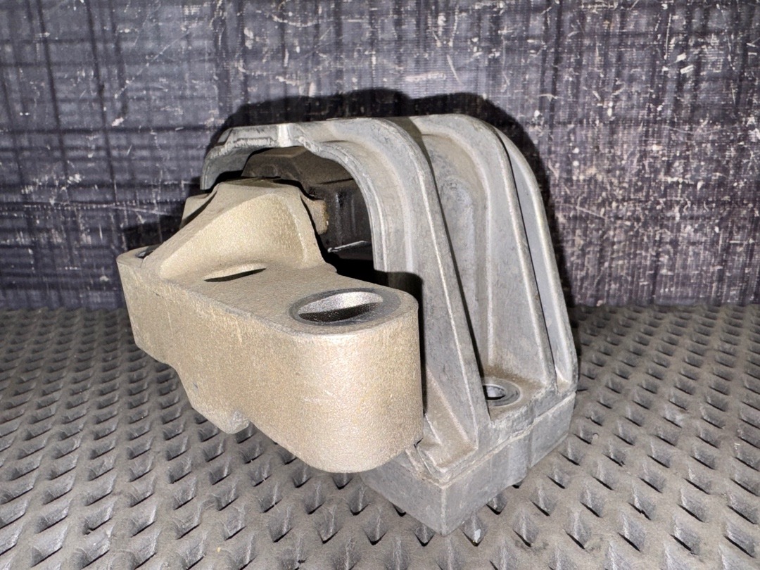 Подушка двигателя, 3730 рублей, Красноярск