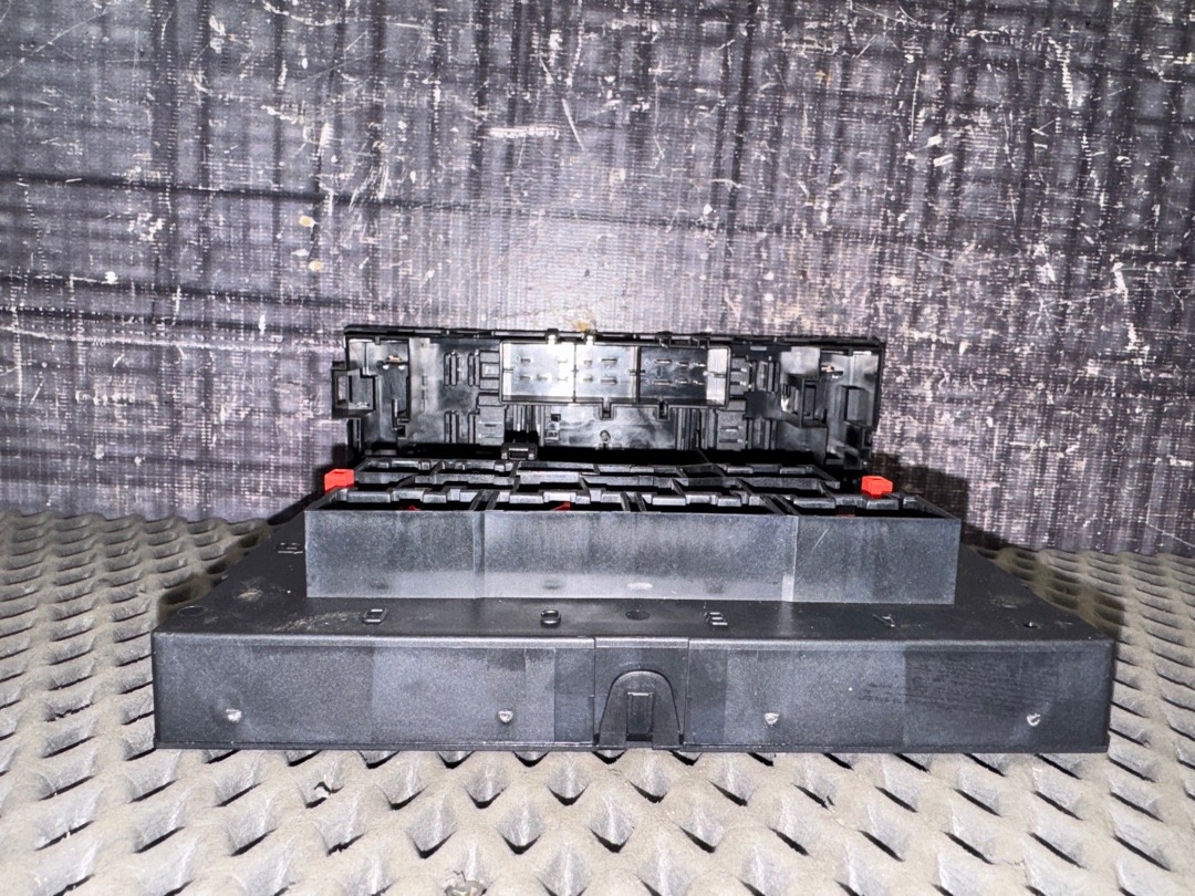 Блок управления бортовой сети, 2500 рублей, Красноярск