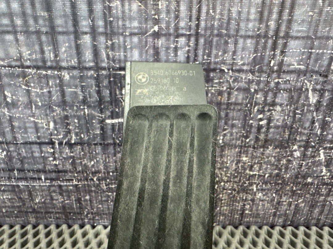 Педаль газа, 600 рублей, Красноярск