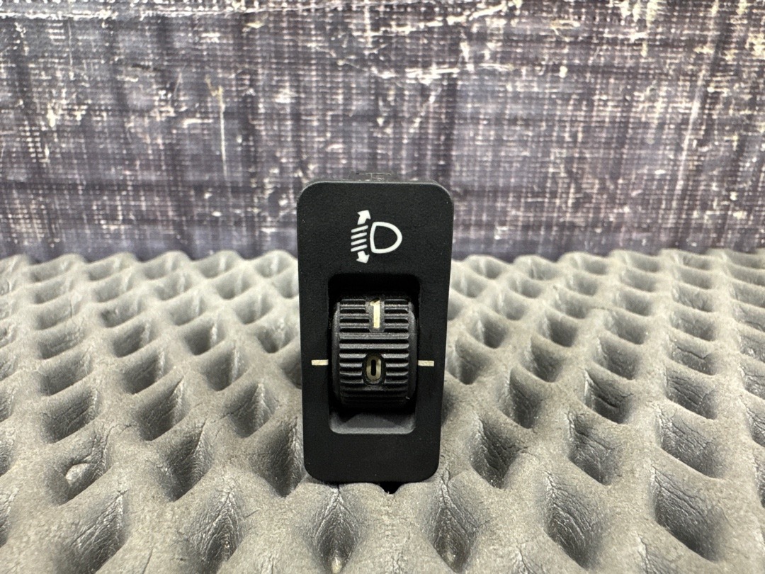 Кнопка корректора фар, 276 рублей, Красноярск