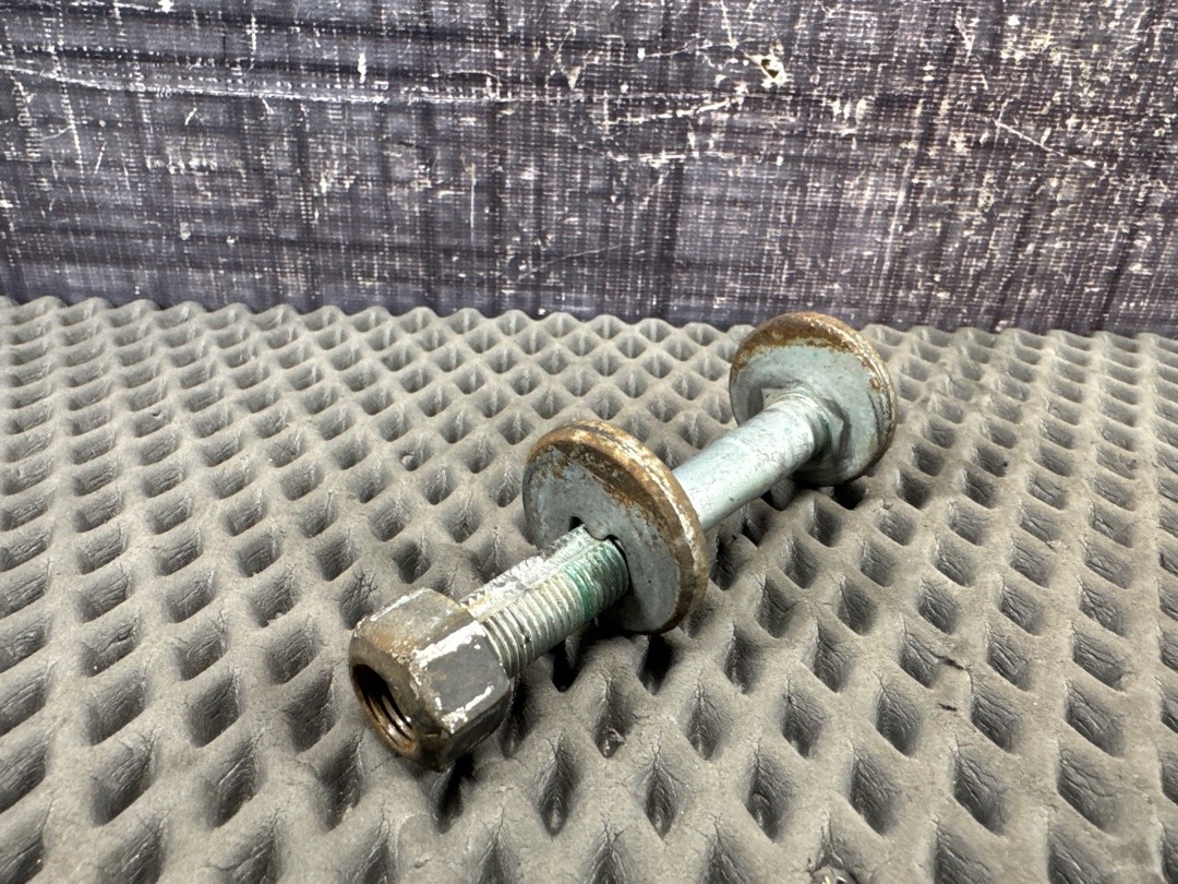 Болт развальный, 300 рублей, Красноярск