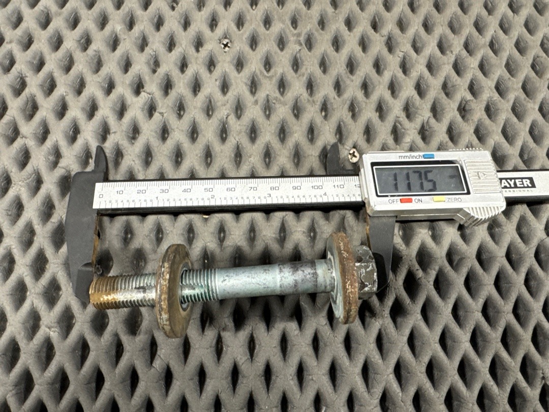 Болт развальный, 300 рублей, Красноярск