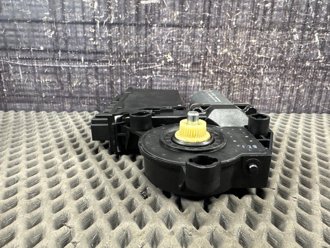 Мотор стеклоподъемника, 1300 рублей, Красноярск