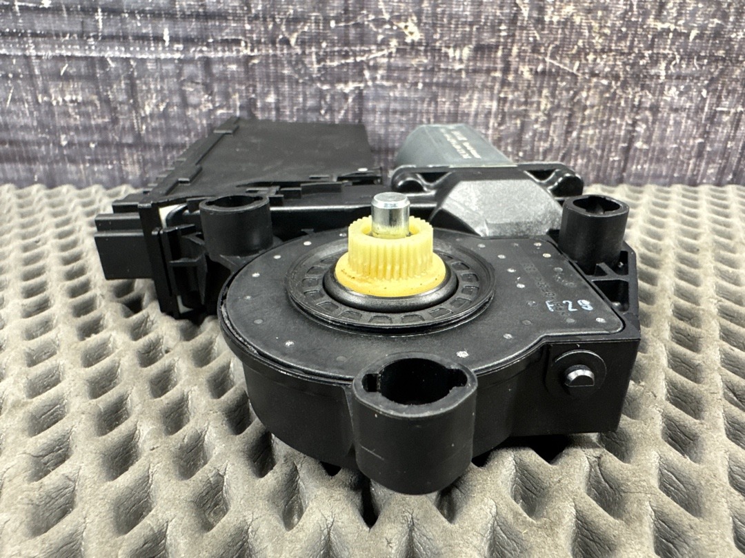 Мотор стеклоподъемника, 3000 рублей, Красноярск