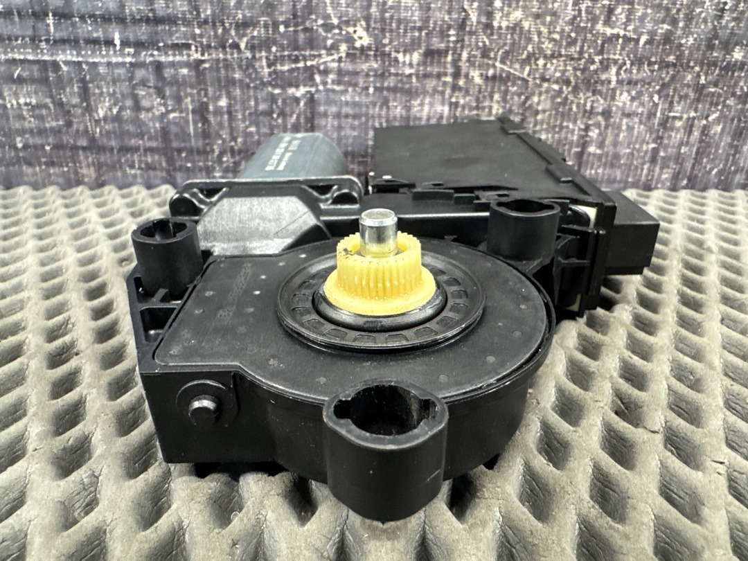 Мотор стеклоподъемника, 1300 рублей, Красноярск