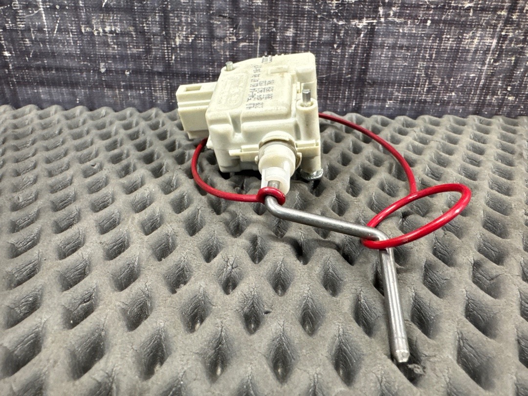 Замок лючка бензобака, 700 рублей, Красноярск