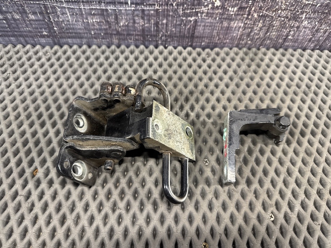 Петля двери, 2000 рублей, Красноярск