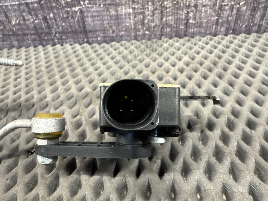 Датчик уровня подвески, 2000 рублей, Красноярск