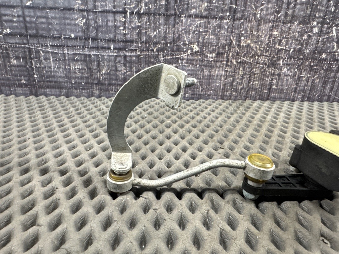 Датчик уровня подвески, 2000 рублей, Красноярск