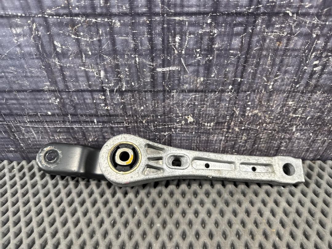 Опора двигателя, 800 рублей, Красноярск