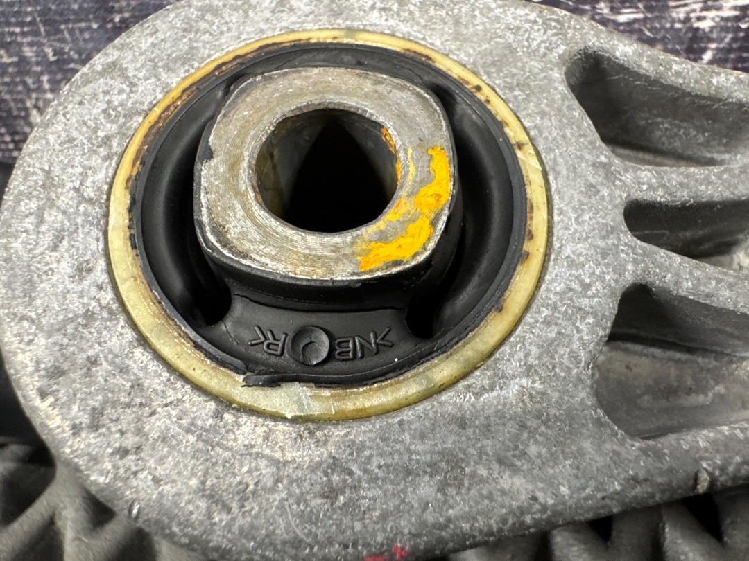 Опора двигателя, 800 рублей, Красноярск