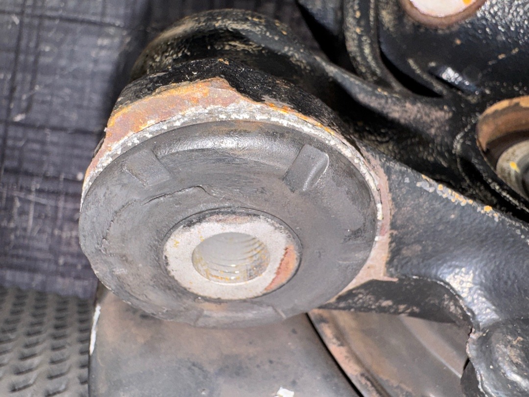 Поворотный кулак, 3859 рублей, Красноярск