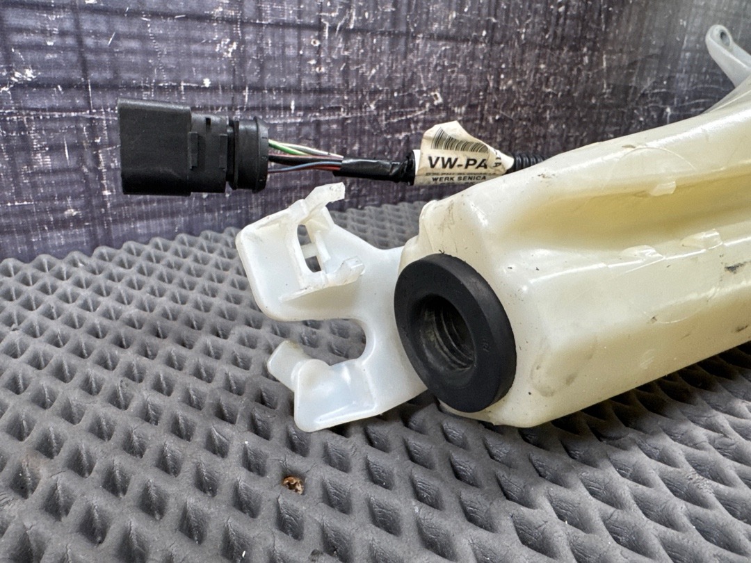 Бачок омывателя, 2145 рублей, Красноярск