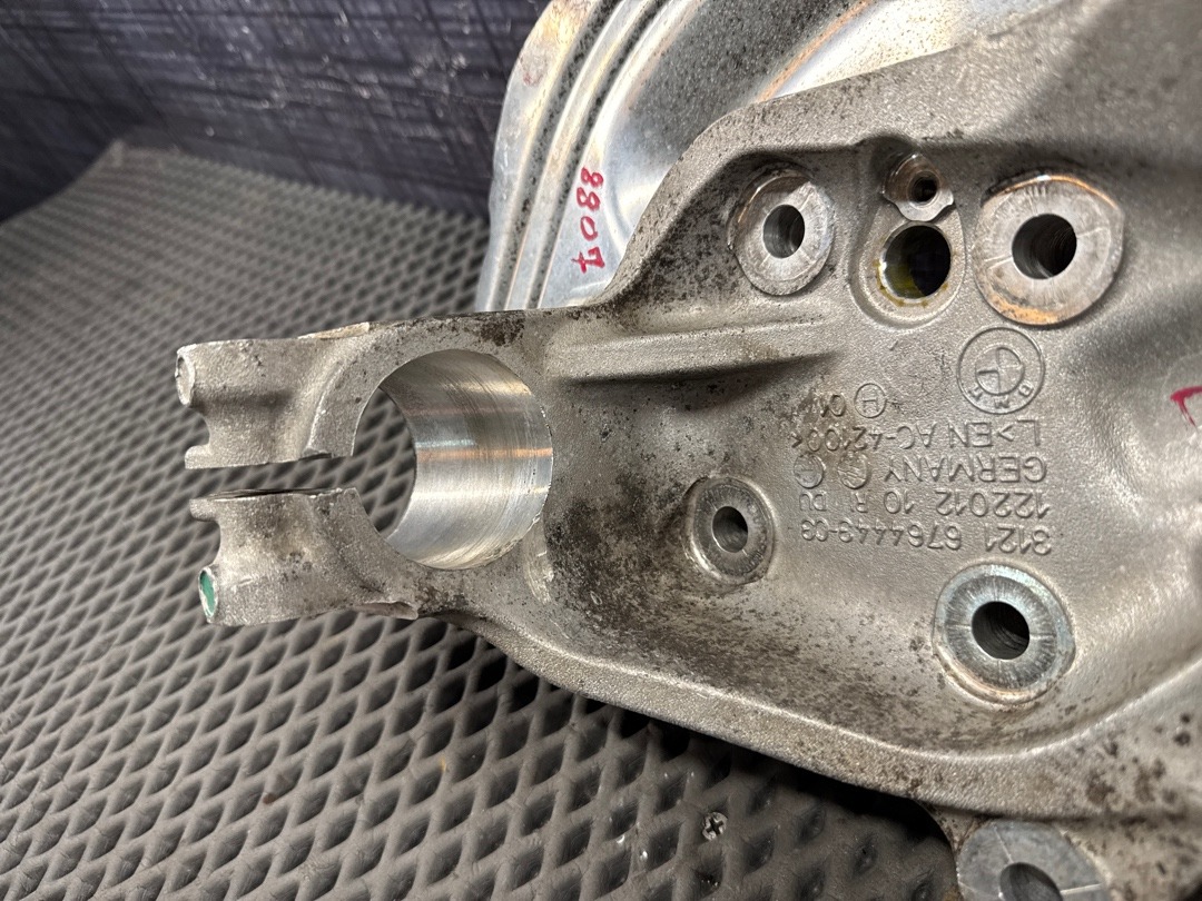 Поворотный кулак, 1500 рублей, Красноярск