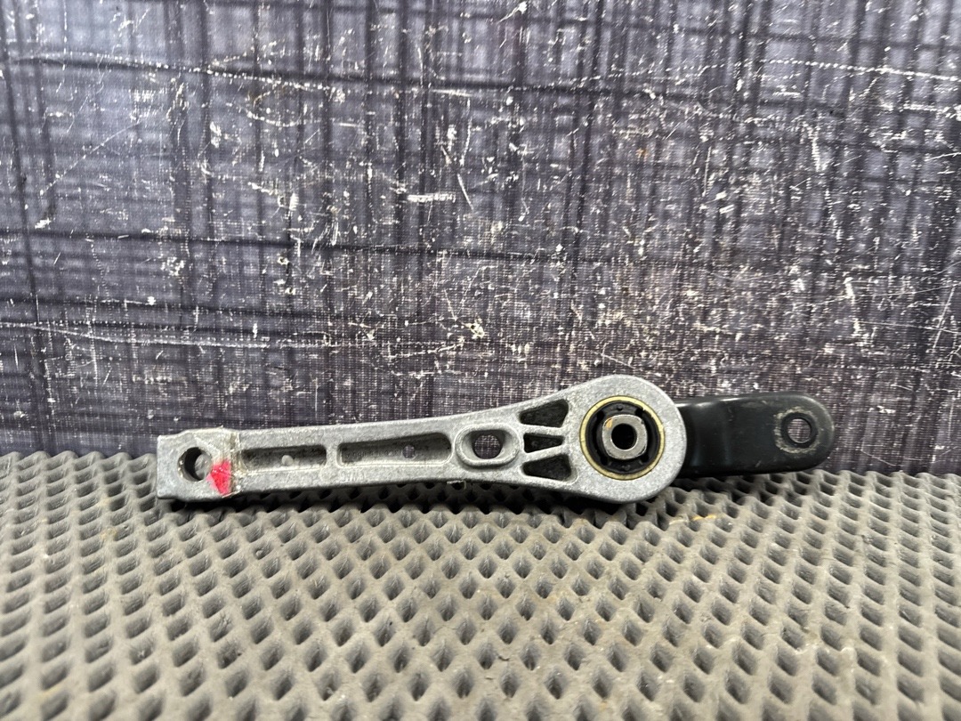 Опора двигателя, 800 рублей, Красноярск