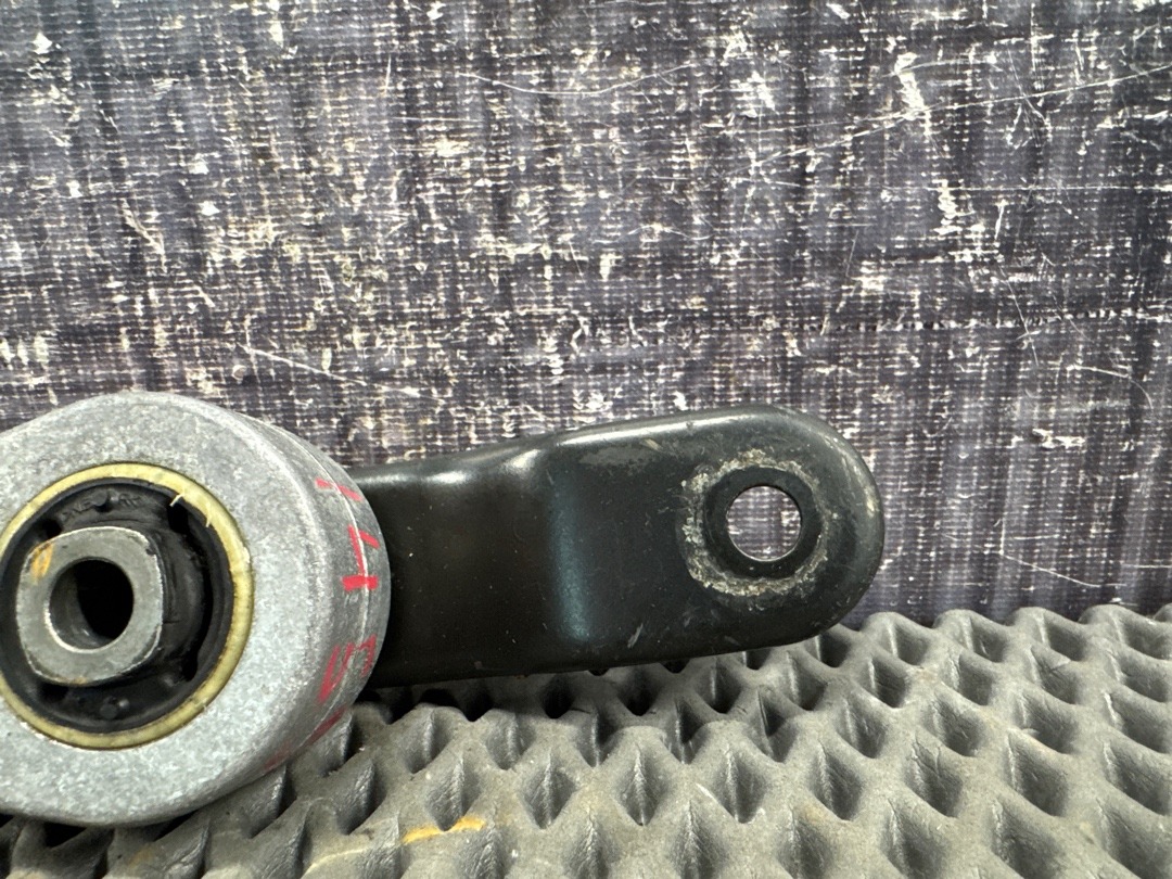 Опора двигателя, 800 рублей, Красноярск