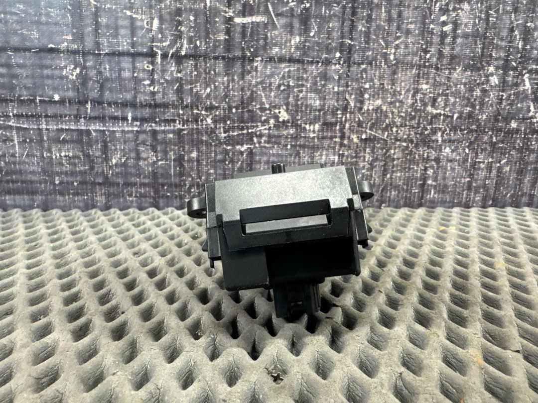 Подрулевой переключатель, 180 рублей, Красноярск