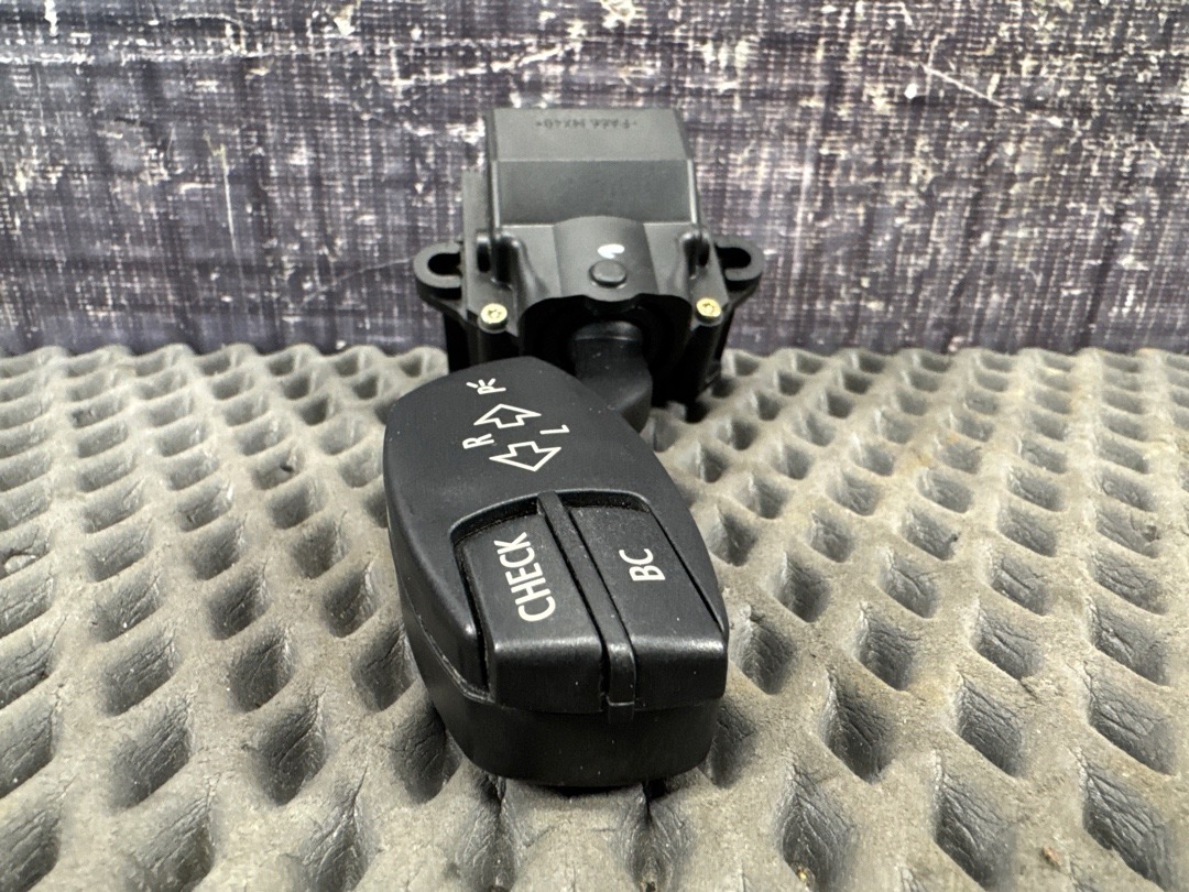 Подрулевой переключатель, 300 рублей, Красноярск