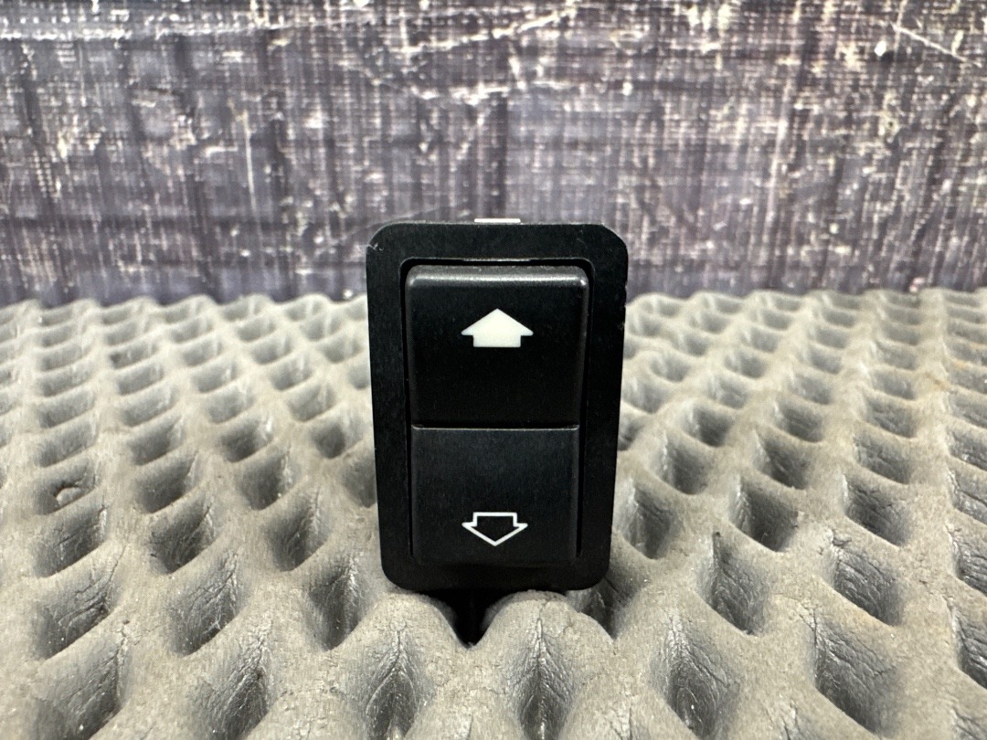 Кнопка стеклоподъемника, 210 рублей, Красноярск