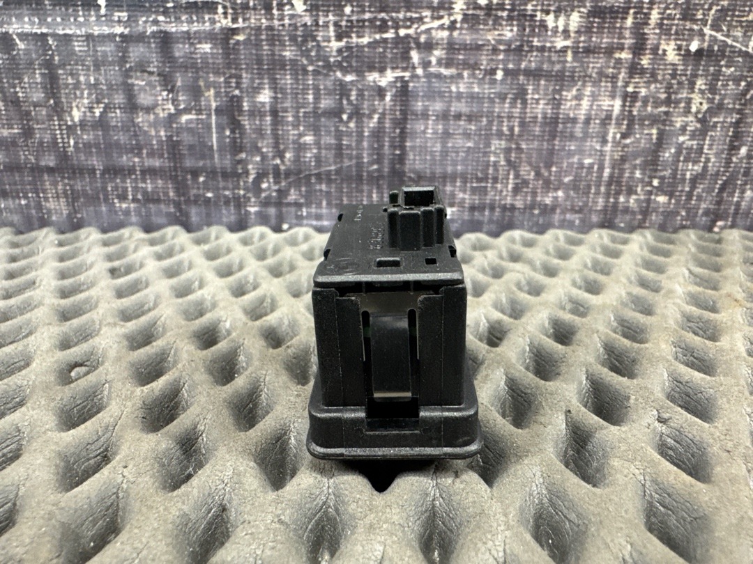 Кнопка стеклоподъемника, 210 рублей, Красноярск